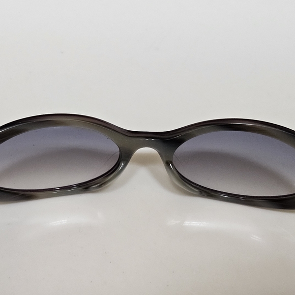 Guchini Sunglasses Burgundy Frame With Gray Gradient Lenses Gold Hardware - Picture 12 of 16